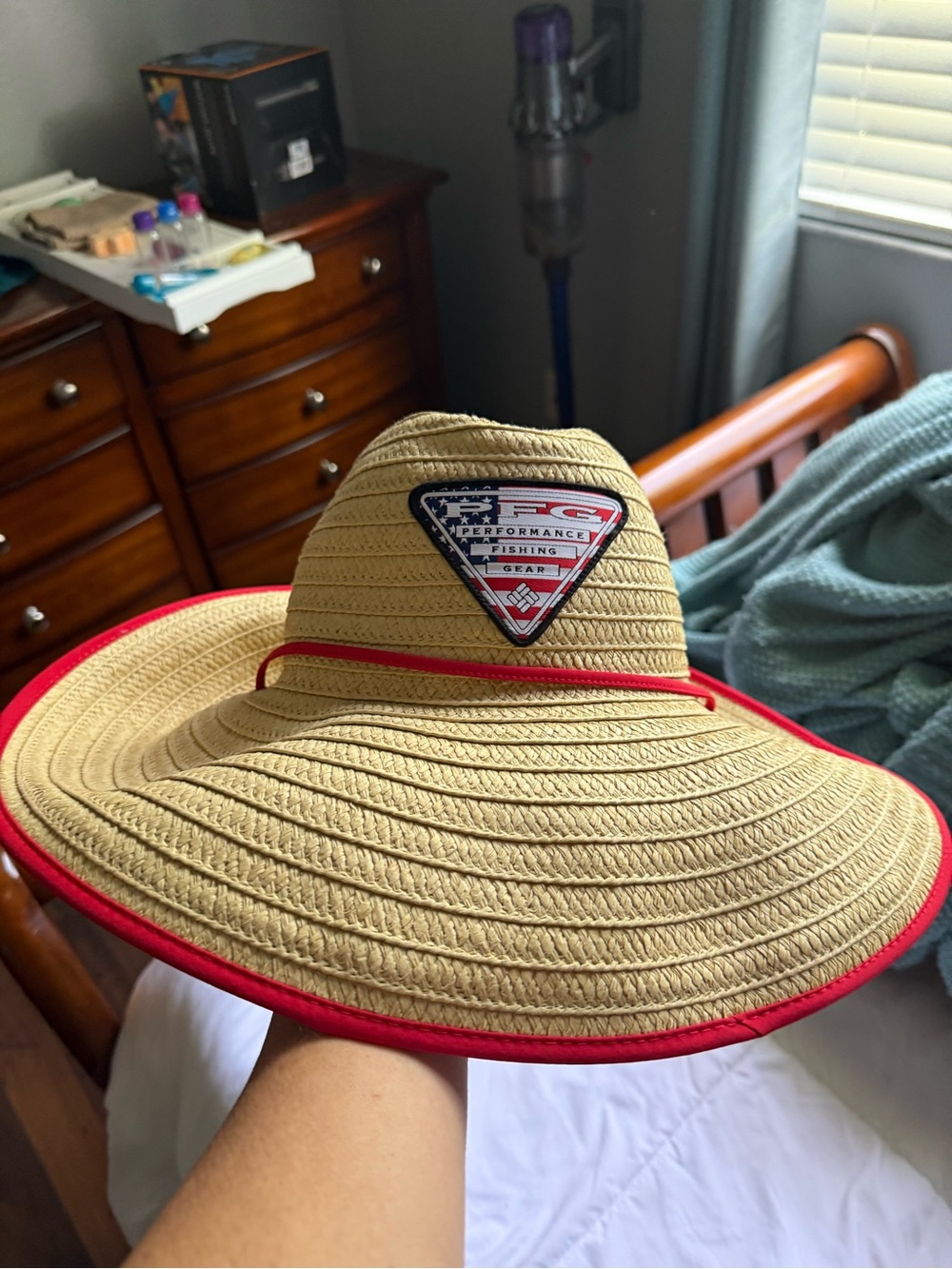 Columbia Performance Fishing Gear Straw Sun Hat with Red Trim Brand New